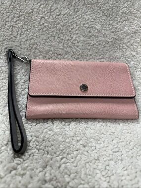 London Fog Pale Pink / Gray Inside, Pebble Leather Wallet/Wristlet, Mirror EUC